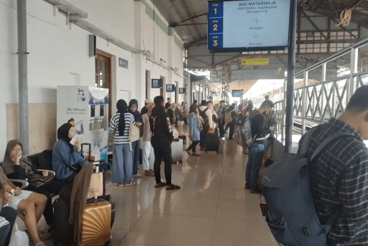 Lonjakan Penumpang di Daop 7 Madiun Selama Angkutan Lebaran 2025