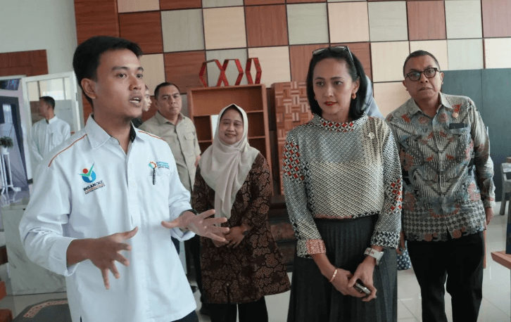 Kementerian P2MI Siap Fasilitasi Lulusan Politeknik Furnitur Kendal Bekerja di Luar Negeri
