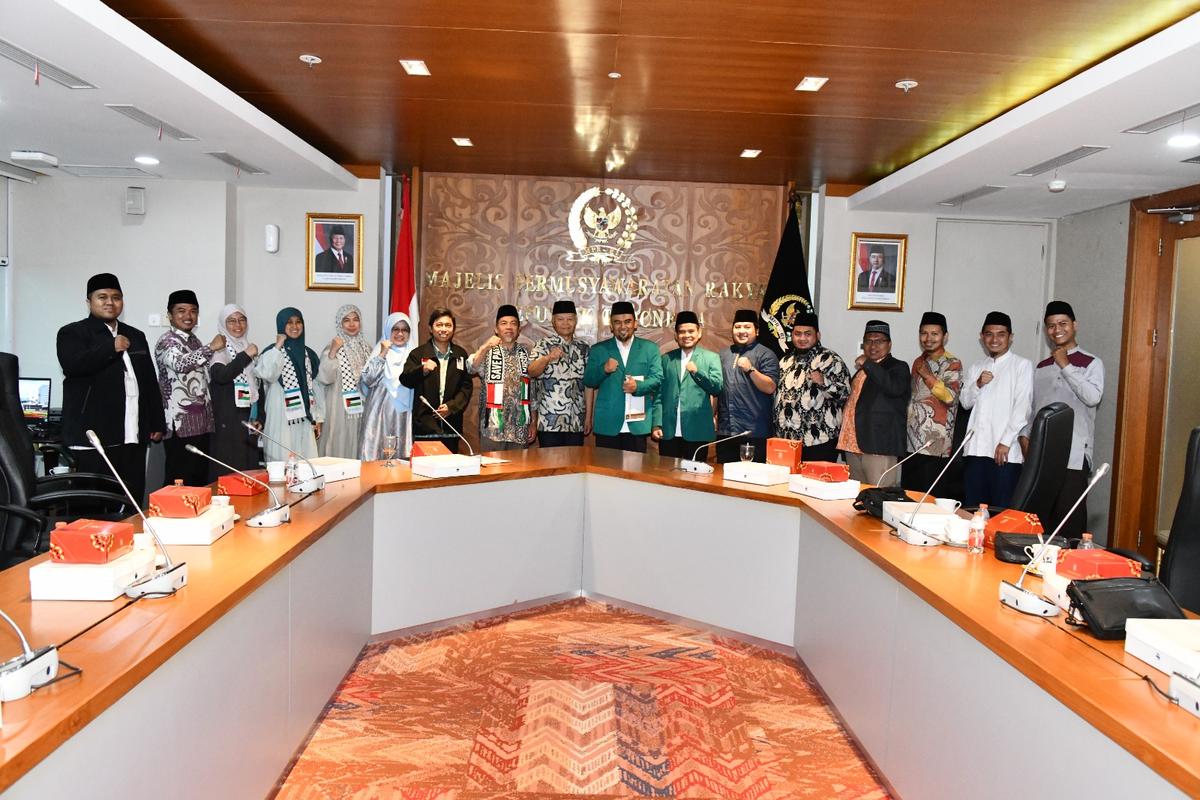 HNW Dorong Pesantren Lanjutkan Peran Sejarah dan Sinerginya dengan NGO Pro Palestina