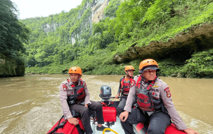 Pemuda Terseret Arus Sungai Walanae, Tim SAR Lakukan Pencarian Intensif di Hari Kedua