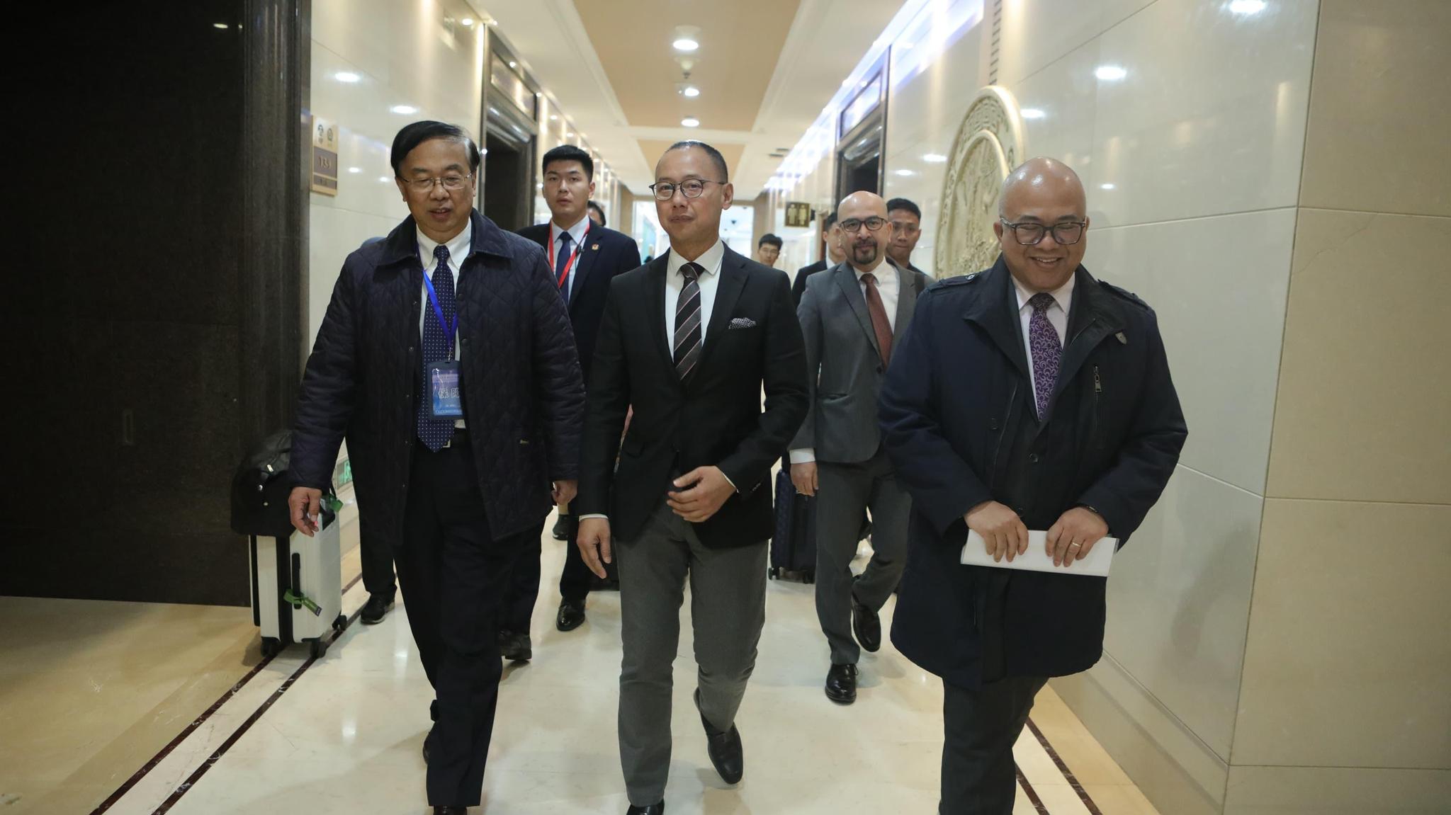 Pimpinan MPR Eddy Soeparno Penuhi Undangan Pemerintah Cina, Bahas Pengembangan Energi Terbarukan