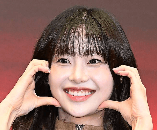 Teaser Album "Only Cry in the Rain", Chuu Tampilkan Imaji Emosional yang Mendalam