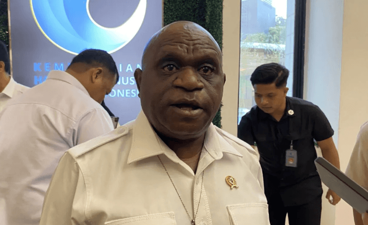 Natalius Pigai: Pemerintah Tunggu Aturan Resmi Sebelum Ambil Sikap Terkait Kratom