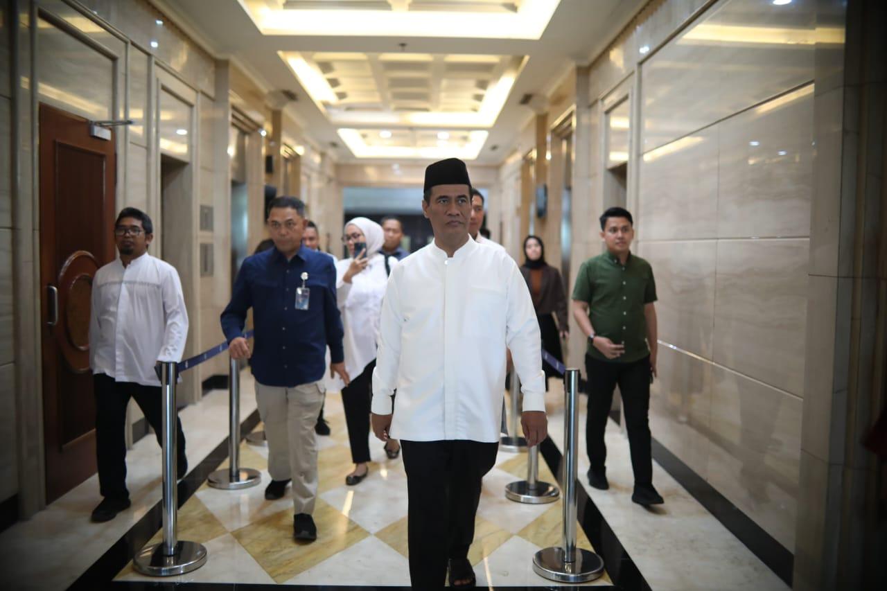 Setiba dari Yordania, Mentan Sidak Bulog dan PIHC