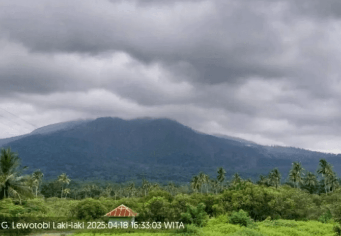 Gunung Lewotobi Laki-laki Alami Erupsi Bertubi-tubi, Warga Diminta Waspada Potensi Banjir Lahar