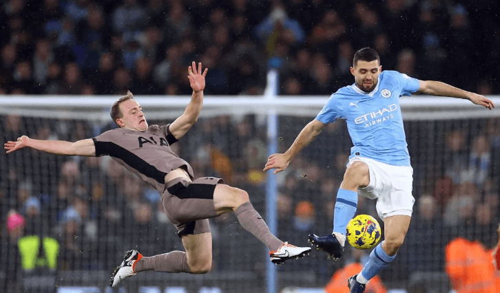 Manchester City Kalahkan Everton Lewat Gol Telat O'Reilly dan Kovacic