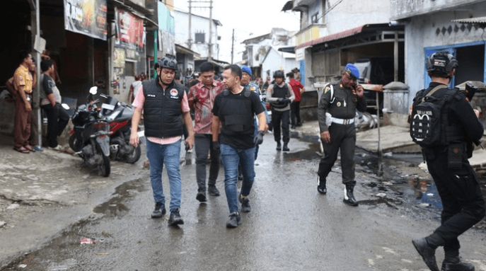 Polisi Gerebek Ruko Narkoba Bermodus Loket, Massa Serang dan Sekap Petugas