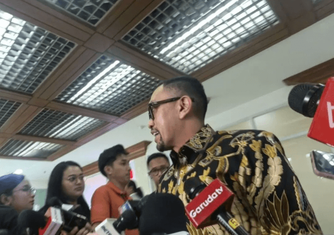 Ahmad Sahroni Minta Polri Tak Mundur Hadapi Premanisme Usai Pembakaran Mobil Polisi