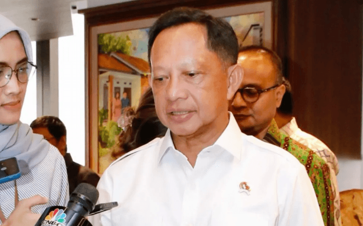 Mendagri Siapkan Skema Penghargaan dan Sanksi untuk Pemda Terkait Kebijakan Bebas Retribusi bagi MBR