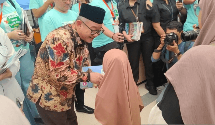 Ratusan Siswa SMP di Buleleng Tidak Bisa Membaca, Mendikdasmen: Sebagian Karena Disleksia