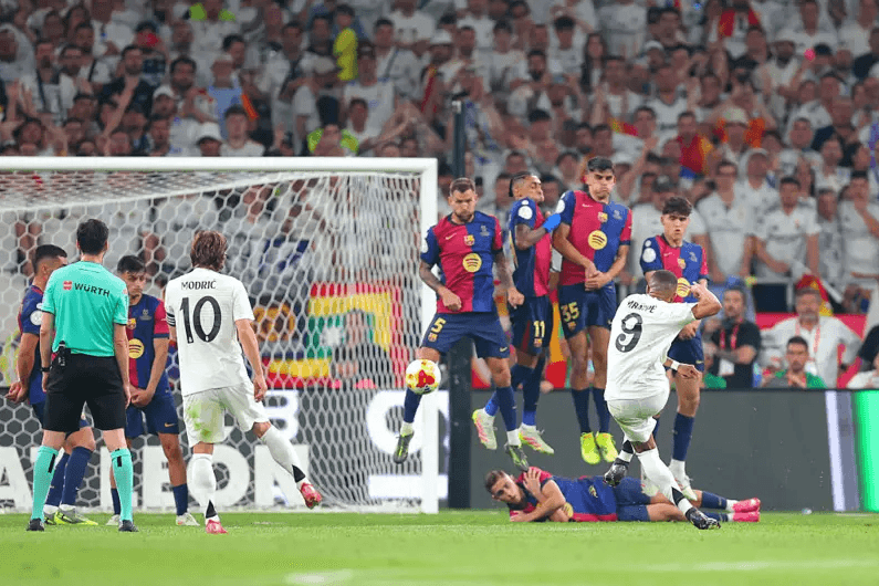 Barcelona dan Real Madrid Imbang 2-2, Lanjutkan Pertarungan di Babak Tambahan Final Copa del Rey