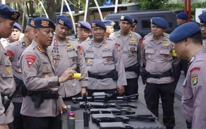 Apel dan Gelar Pasukan Brimob Disiapkan untuk Jaga Keamanan May Day 2025