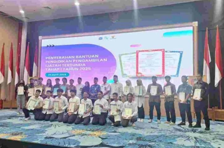 Penebusan Ijazah Tahap I: 117 Lulusan Terbantu