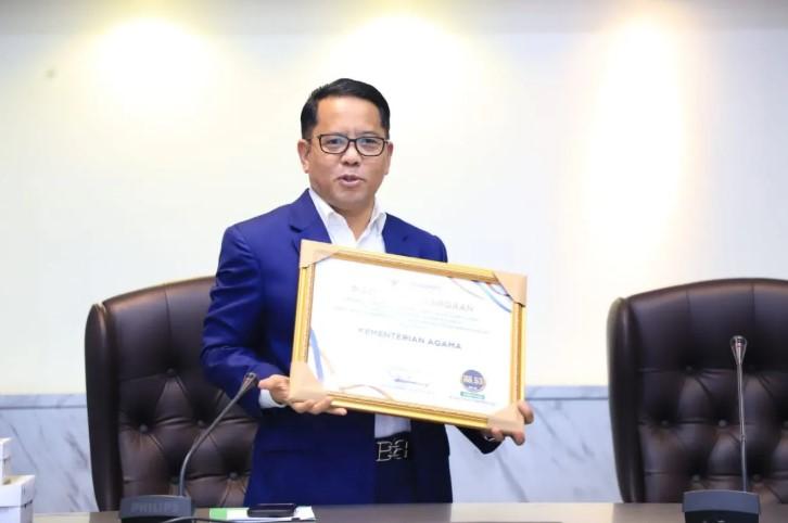 Kementerian Agama Terima Penghargaan Ombudsman atas Kualitas Layanan Publik Terbaik