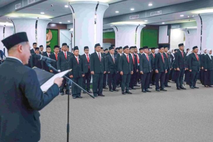 Rano Karno Lantik 103 Pejabat Fungsional dan Kepala Sekolah di Balai Kota Jakarta