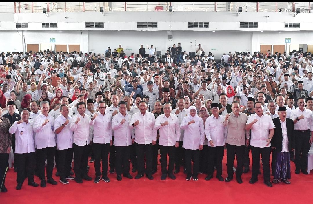 Sukseskan Kopdes Merah Putih, Mendes Yandri Hadiri Pertemuan Kades se-Jatim bersama Menko Pangan