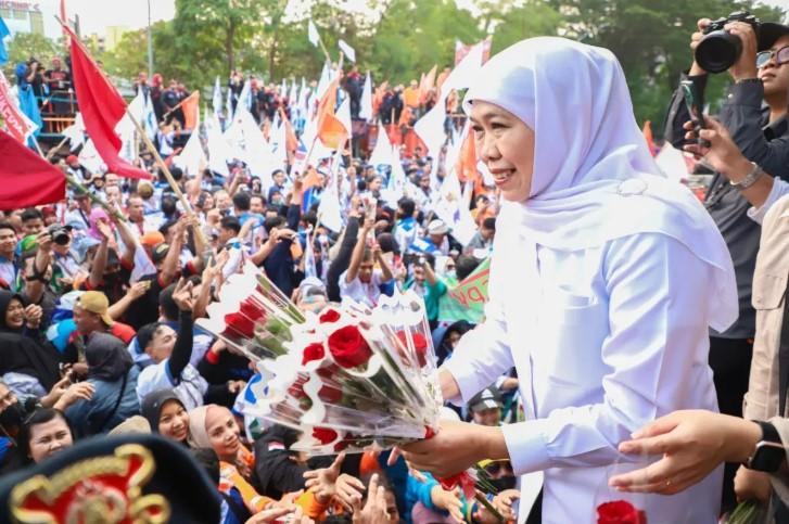 Gubernur Jatim Teken 17 Tuntutan Buruh pada May Day 2025, Janji Ajukan ke Presiden