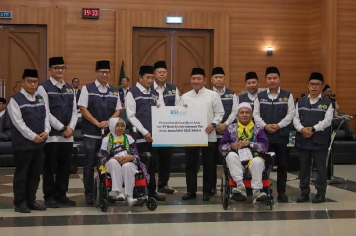 BSI Fasilitasi Kursi Roda untuk Jamaah Lansia, Komitmen Tingkatkan Kenyamanan Ibadah Haji