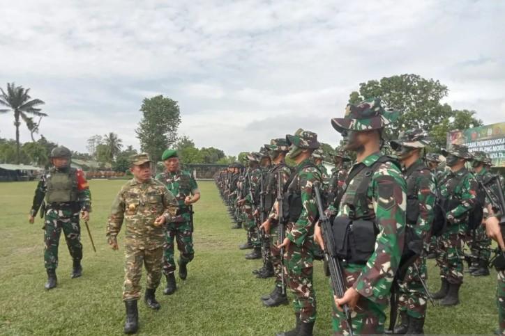 Gubernur Jambi Lepas 450 Prajurit Yonif 142 untuk Pengamanan Perbatasan RI-Papua Nugini