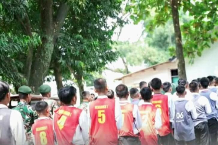 Program Pelatihan Kedisiplinan di Markas TNI Dinilai Efektif Membentuk Karakter Pelajar Jawa Barat.