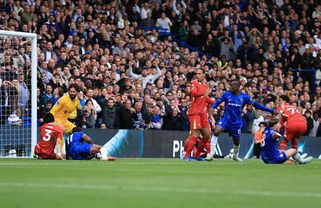 Chelsea Tundukkan Liverpool di Babak Pertama Lewat Gol Cepat Enzo Fernandez