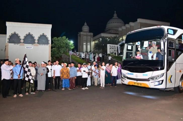 Bupati Lampung Selatan Lepas 388 Calon Haji Kloter Pertama ke Tanah Suci
