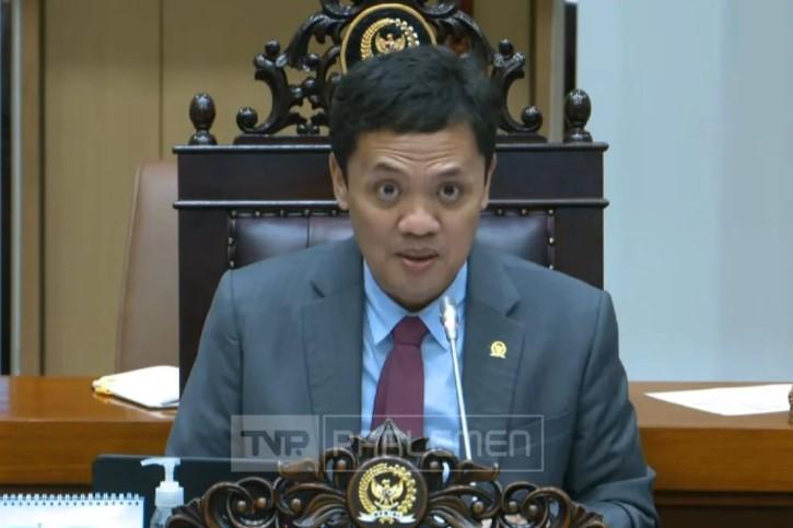 Ketua Komisi III DPR Jadi Penjamin Mahasiswi ITB yang Ditahan karena Meme Presiden