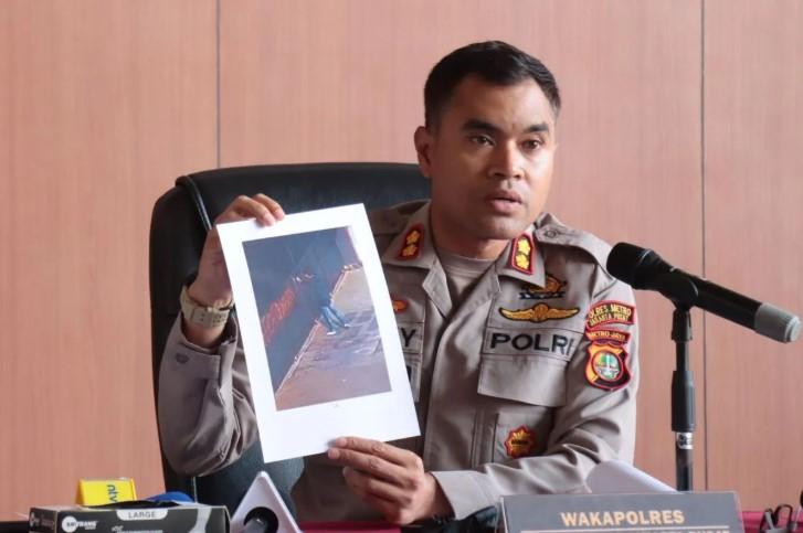 Lima Mahasiswa Ditangkap Usai Lakukan Vandalisme dan Lempar Batu ke Gerbang DPR