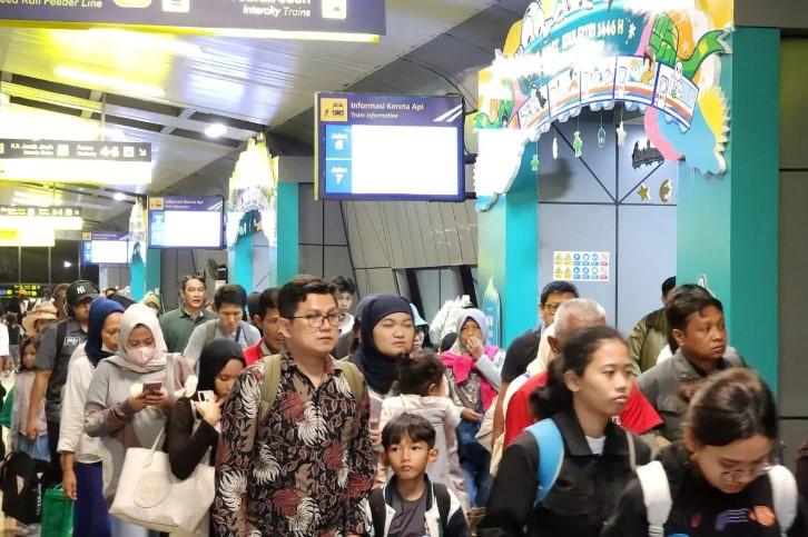 Okupansi Kereta Api di Daop 2 Bandung Tembus 124 Persen Selama Libur Waisak