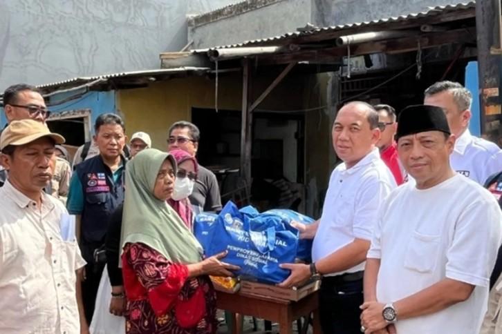 Pemerintah Salurkan Bantuan Logistik untuk Puluhan Korban Puting Beliung di Kalideres