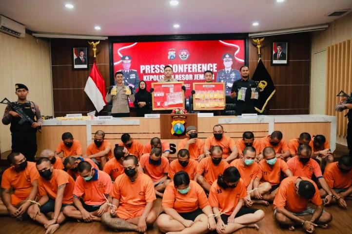 Polres Jember Tangkap Puluhan Tersangka Narkoba, Sita Sabu, LSD, dan Ribuan Obat Keras