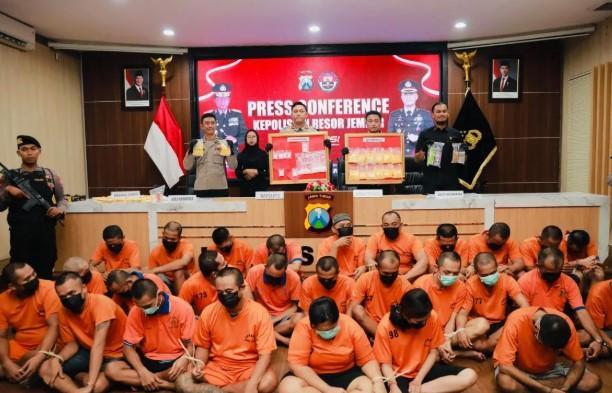 Satresnarkoba Jember Tangkap 27 Tersangka, Sita Sabu dan Ribuan Okerbaya