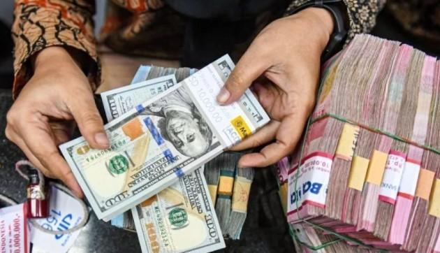 Rupiah Menguat ke Rp16.561 per Dolar AS di Pembukaan Perdagangan 15 Mei 2025