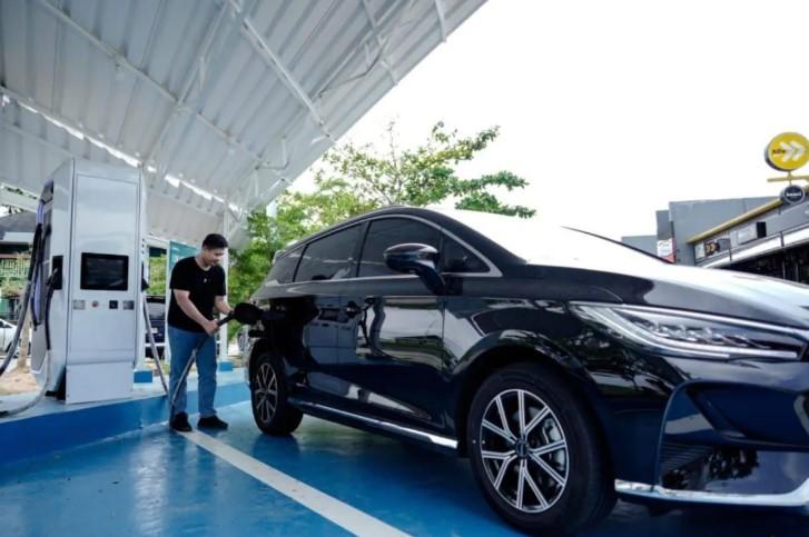 Transaksi SPKLU Naik 36 Persen saat Libur Waisak, Masyarakat Sumut Dukung Kendaraan Listrik