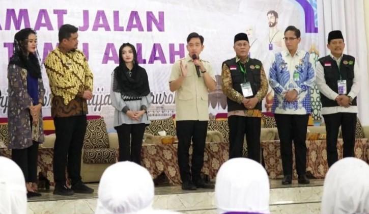 Gibran Sapa Calon Jamaah Haji di Medan, Serukan Layanan Khusus untuk Lansia dan Usulan Fast Track