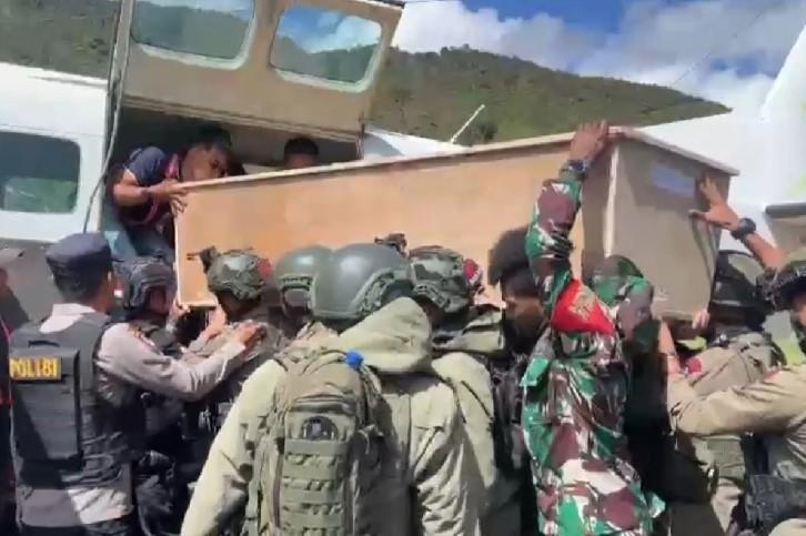 Dua Anggota Brimob Gugur Ditembak KKB, Jenazah Disemayamkan di Timika