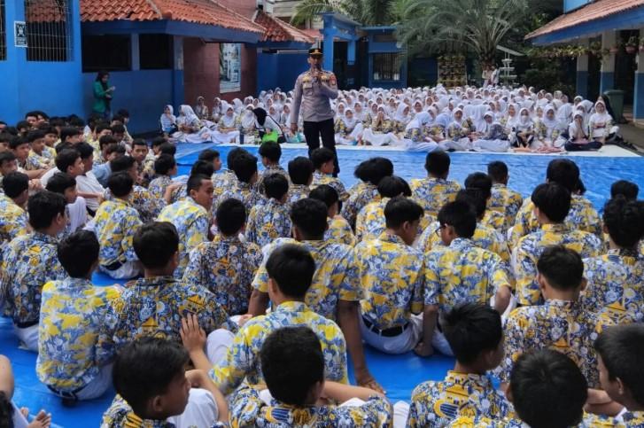 Polres Metro Jakarta Pusat Gandeng Sekolah Cegah Tawuran lewat Edukasi Hukum