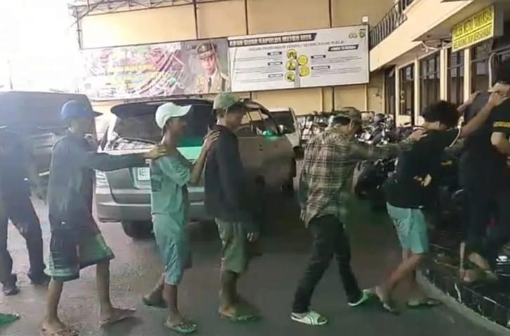 Polisi Tertibkan Jukir Liar dan "Pak Ogah" di 11 Titik Tamansari, 11 Orang Diamankan