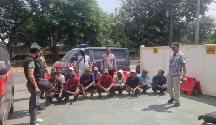 Warga Keluhkan Pungli, Polisi Ciduk 11 'Pak Ogah' dan Jukir Liar di Cengkareng
