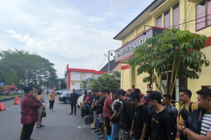 Puluhan Calon Pekerja Migran Ilegal Digagalkan, Tiga Tersangka Diamankan