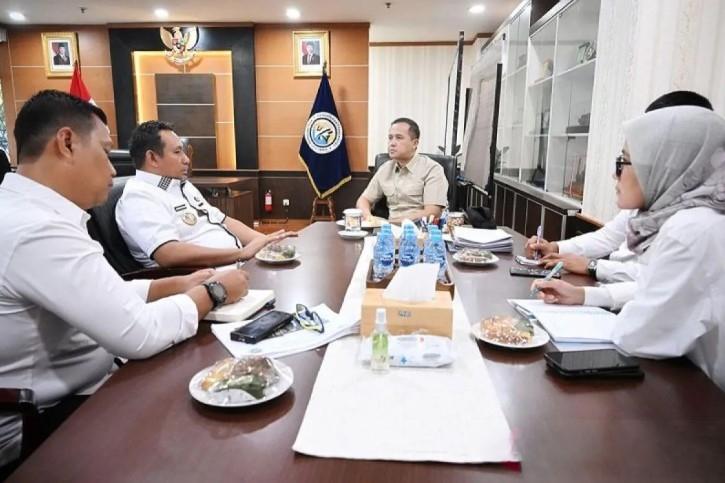 Kementerian Transmigrasi Dukung TTU Kembangkan Industri Garam dan Pariwisata di Ponu