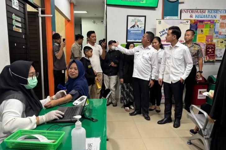 Pelayanan Cek Kesehatan Gratis Diminati Warga Lintas Daerah Saat Kunjungan Wakil Presiden Gibran di Bekasi