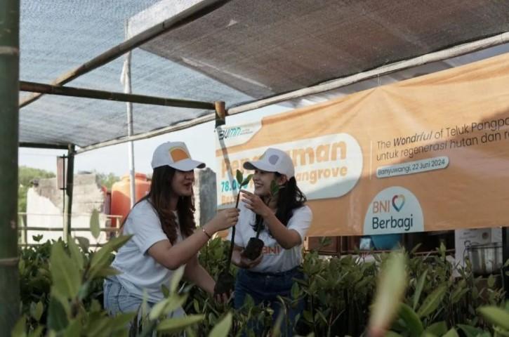 BNI Perkuat Komitmen Hijau Lewat Konservasi Mangrove dan Perlindungan Orangutan Upaya Mendukung Perekonomian Lokal