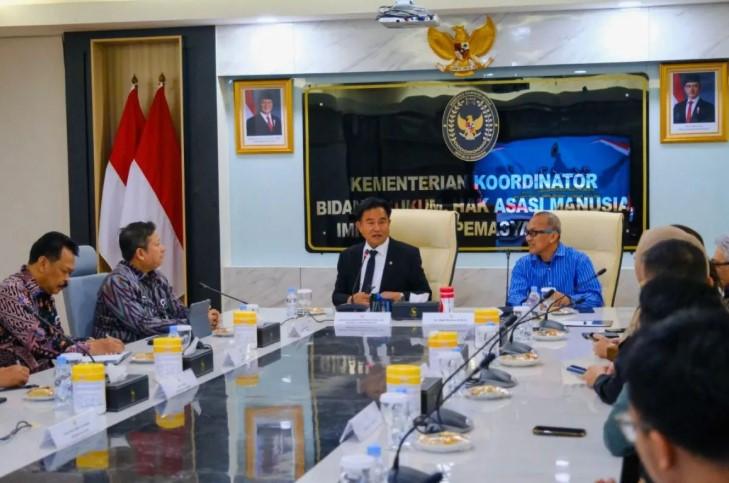 Yusril Apresiasi Kontribusi Unpad dalam Pengembangan Hukum Digital dan UU ITE