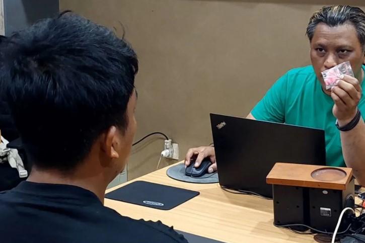 Polisi Tangkap Pengedar Ekstasi di Rusun Pluit, Barang Bukti Disimpan di Saku Celana