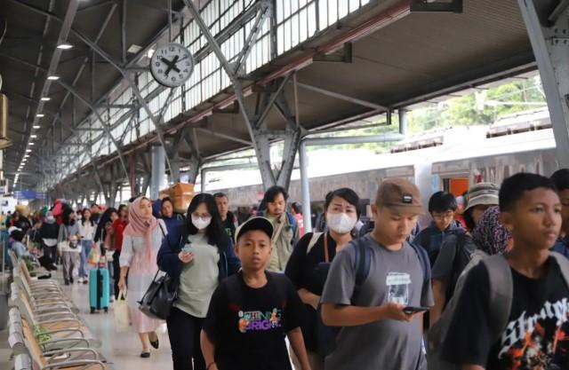 KAI Targetkan 421 Juta Pelanggan Kereta PSO pada 2025, Angka Terus Naik Sejak 2021