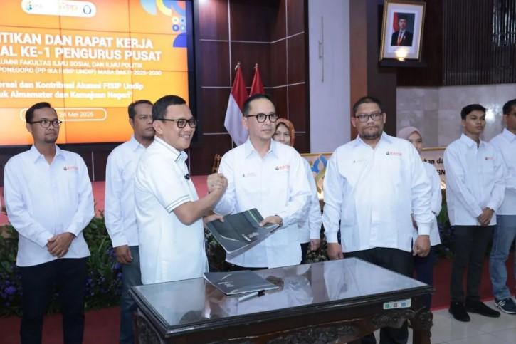 Menteri Karding Harap IKA FISIP Undip Berkolaborasi Bantu Pekerja Migran