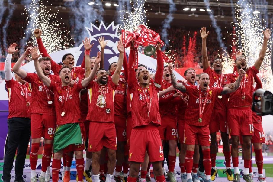 Perayaan Meriah Warnai Penutupan Musim Liverpool, Salah Rebut Golden Boot di Tengah Perayaan Anfield