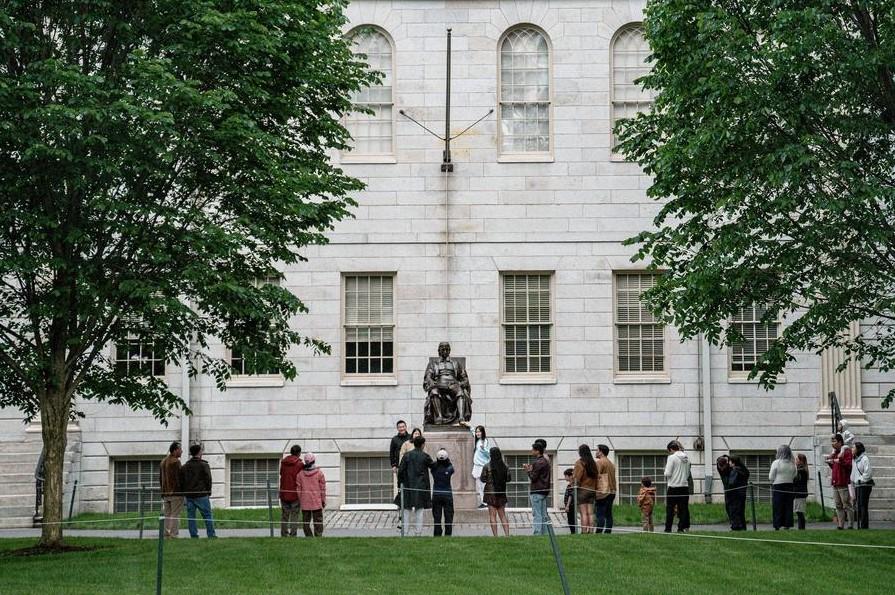 Trump Serang Harvard: Dana Hibah Akan Dialihkan ke Sekolah Kejuruan