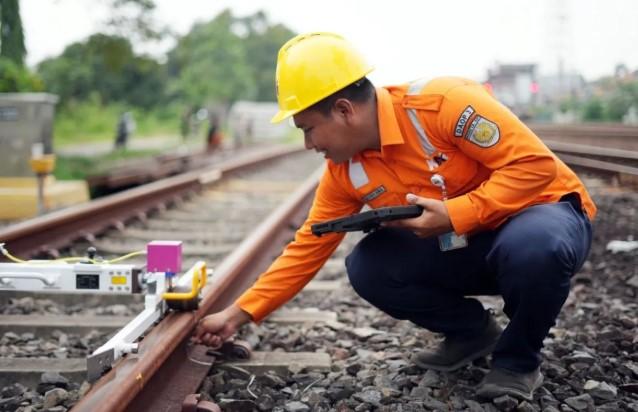 Alat Track Geometry Trolly Diandalkan KAI Cirebon Deteksi Gangguan Jalur Rel Secara Akurat